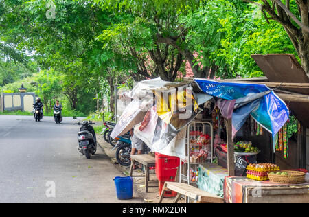 Makeshift roadside shop selling groceries in Jimbaran, Bali, Indonesia. Stock Photo