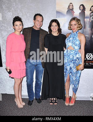 Big Love Cast Ginnifer Goodwin, Bill Paxton, Jeanne tripplehorn, Chloe Sevigny  -  Big Love Premiere at the DGA in Los Angeles.a Big Love Cast Ginnifer Goodwin, Bill Paxton, Jeanne Tripplehorn, Chloe Sevigny 16  Event in Hollywood Life - California, Red Carpet Event, USA, Film Industry, Celebrities, Photography, Bestof, Arts Culture and Entertainment, Topix Celebrities fashion, Best of, Hollywood Life, Event in Hollywood Life - California, Red Carpet and backstage, movie celebrities, TV celebrities, Music celebrities, Topix, actors from the same movie, cast and co star together.  inquiry tsuni Stock Photo