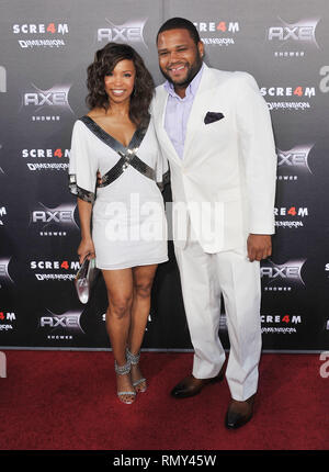 Elise Neal, Anthony Anderson  at the Scream 4 Premiere at the Chinese Theatre In Los Angeles.Elise Neal, Anthony Anderson  19  Event in Hollywood Life - California, Red Carpet Event, USA, Film Industry, Celebrities, Photography, Bestof, Arts Culture and Entertainment, Topix Celebrities fashion, Best of, Hollywood Life, Event in Hollywood Life - California, Red Carpet and backstage, movie celebrities, TV celebrities, Music celebrities, Topix, actors from the same movie, cast and co star together.  inquiry tsuni@Gamma-USA.com, Credit Tsuni / USA, 2011 - Group, TV and movie cast Stock Photo