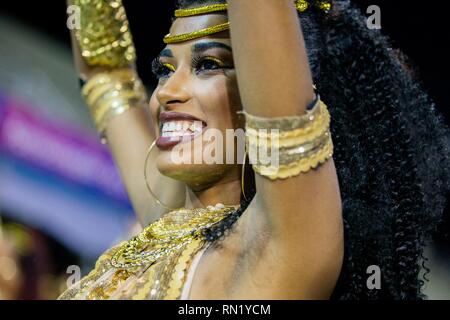 Sao Paulo, Sao Paulo, Brazil. 16th Feb, 2019. Members of Vai Vai Samba School take part in the rehearsal for the upcoming Sao Paulo Carnival 2019, at the Anhembi Sambadrome. The parades will take place on March 1st and 2nd. (Credit Image: © Paulo LopesZUMA Wire) Credit: ZUMA Press, Inc./Alamy Live News Stock Photo