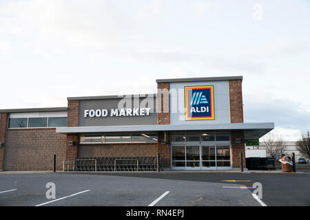 A logo sign outside of a Aldi retail grocery store in Winchester, Virginia on February 13, 2019. Stock Photo