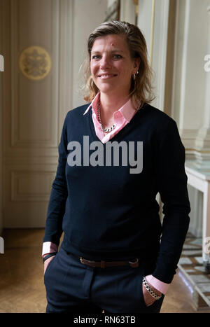 14 February 2019, Germany (German), Berlin: Bianca Klose, Project Manager Mobile Beratung gegen Rechtsextremismus Berlin (MBR), at the presentation of the brochure 'Alles nur Theater? How to deal with the Kulturkampf from the right' in the Deutsches Theater to journalists. Photo: Paul Zinken/dpa Stock Photo