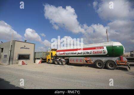 Rafah, Gaza Strip, Palestinian Territory. 15th Aug, 2018. A file photo taken on Jon August 15, 2018 shows fuel tankers arrive at Kerem Shalom crossing in Rafah in the southern Gaza Strip. Gaza's Hamas rulers announced on Sunday their security forces are in full control of the Palestinian side of the Kerem Shalom and Erez crossings with Israel after the PA border employees have 'refused to cooperate'' with the new measures. In a statement, Gaza Interior Ministry spokesman Iyad al-Bozm says Hamas security forces are carrying out 'necessary security measures'' at the crossing 'especi Stock Photo