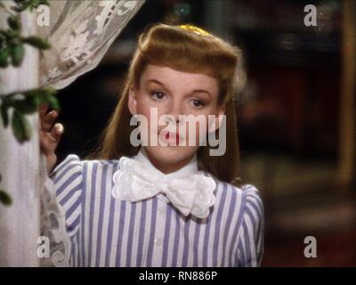 JUDY GARLAND, MEET ME IN ST. LOUIS, 1944 Stock Photo