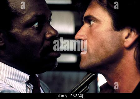 LETHAL WEAPON, DANNY GLOVER , MEL GIBSON, 1987 Stock Photo