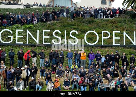 Los Angeles, USA. 17th Feb, 2019. People watch the final round of the PGA Tour Genesis Open golf tournament in Los Angeles, the United States, Feb. 17, 2019. Credit: Zhao Hanrong/Xinhua/Alamy Live News Stock Photo