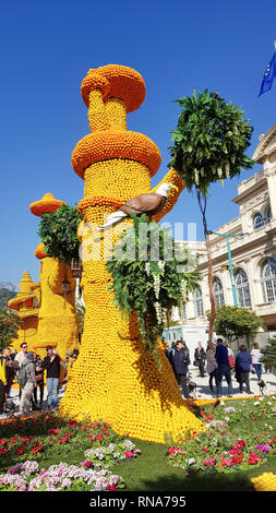 Menton, France. 17th Feb 2019. Art made of lemons and oranges in the famous Lemon Festival (Fete du Citron) in Menton, France. The famous fruit garden receives 230,000 visitors a year. Credit: Giancarlo Liguori/Alamy Live News Stock Photo