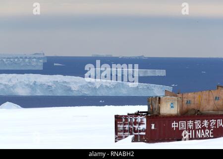 Aboard Xuelong. 10th Feb, 2019. Photo taken on Feb. 10, 2019 shows icebergs on the sea near the Zhongshan Station, a Chinese research base in Antarctica. The Zhongshan Station was set up in February 1989. Within tens of kilometers to the station, ice sheets, glacier and iceberg can all be seen. Credit: Liu Shiping/Xinhua/Alamy Live News Stock Photo