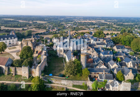 France, Mayenne, Sainte Suzanne, labelled Les Plus Beaux Villages de France (The Most Beautiful Villages of France), the village with church and castl Stock Photo