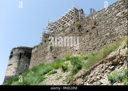 Citadel Hill with Cetatea Devei (Fortress of Deva) in Deva, Romania. July 16th 2009 © Wojciech Strozyk / Alamy Stock Photo Stock Photo