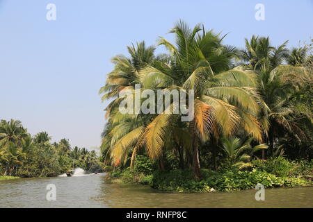 Bangkok Thailand - December 2016: The canal in Damnoen Saduak. Stock Photo