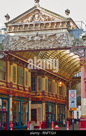 LONDON THE CITY OF LONDON THE ENTRANCE TO LEADENHALL MARKET WITH COAT OF ARMS ON THE ROOF