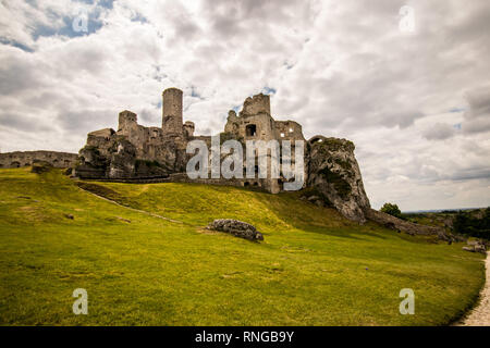 Ruins of medieval castle Ogrodzieniec, Poland Stock Photo