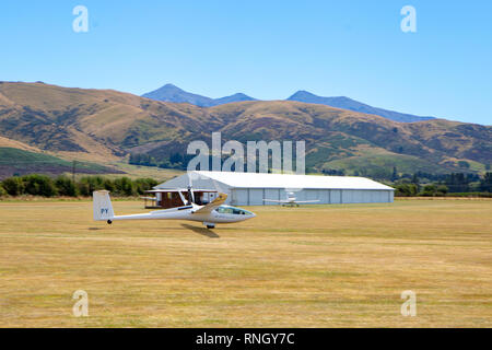 Springfield, Canterbury, New Zealand, February 18 2019: A glider takes off from the airfield Stock Photo