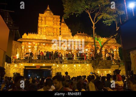 PUNE, MAHARASHTRA, September 2018, Visitors and devotee at replica of Sripuram Lakshmi Narayani Golden Temple, Vellore, Tamil Nadu during Ganpati Fest Stock Photo