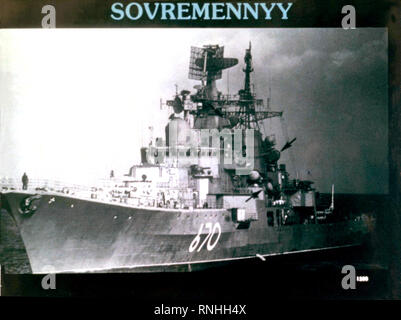 1982 - Port bow view of a Soviet Sovremennyy class guided missile destroyer. Stock Photo