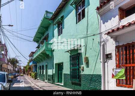 Old houses in Calle de San Antonio, Barrio Getsemaní, Cartagena de Indias, Colombia. Stock Photo