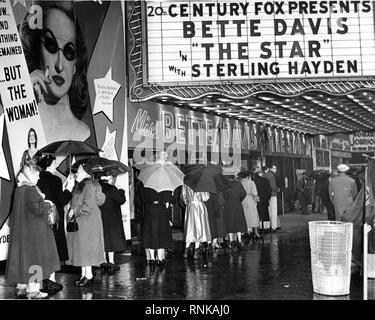 Bette Davis The Star 1952  Sterling Hayden Movie Theater Cinema Front New York  Bert E. Friedlob Productions released by 20th Century Fox Stock Photo