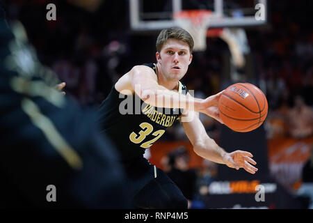 February 19, 2019: Matt Ryan #32 of the Vanderbilt Commodores passes the ball during the NCAA basketball game between the University of Tennessee Volunteers and the Vanderbilt University Commodores at Thompson Boling Arena in Knoxville TN Tim Gangloff/CSM Stock Photo