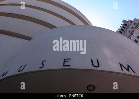 Exterior of the Solomon R. Guggenheim Museum, Frank Lloyd Wright, New York City, USA Stock Photo