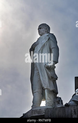 statue-of-jose-maria-morelos-in-janitzio-michocan-mexico-stock-photo