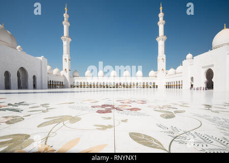 DUBAI, UAE - February 17, 2018:  Sheikh Zayed Grand Mosque in Abu Dhabi, United Arab Emirates Stock Photo