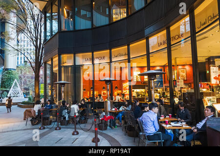 Japan, Honshu, Tokyo, Marunouchi, Nakadori Street, Brick Square, La Boutique de Joel Robouchon Patisserie and Boulangerie Coffee Shop Stock Photo