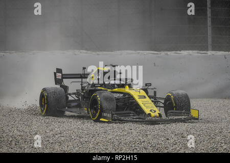 Barcelona, Spain. 19th Feb, 2019. RICCIARDO Daniel (aus), Renault Sport F1 Team RS19, action crash during Formula 1 winter tests from February 18 to 21, 2019 at Barcelona, Spain - : FIA Formula One World Championship 2019, Test in Barcelona, Credit: dpa/Alamy Live News Stock Photo