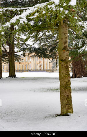 Blenheim Palace. The Front Facade and lawns of Blenheim Palace in the snow - Blenheim Palace in Woodstock, Oxfordshire, England Stock Photo