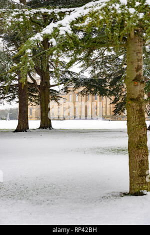 Blenheim Palace. The Front Facade and lawns of Blenheim Palace in the snow - Blenheim Palace in Woodstock, Oxfordshire, England Stock Photo