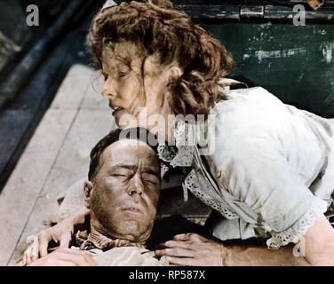 HUMPHREY BOGART,KATHARINE HEPBURN, THE AFRICAN QUEEN, 1951 Stock Photo