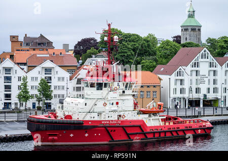 Tugboat BB POWER. Bukser og Berging AS (BB) is a privately owned company providing marine services since 1913. Stock Photo