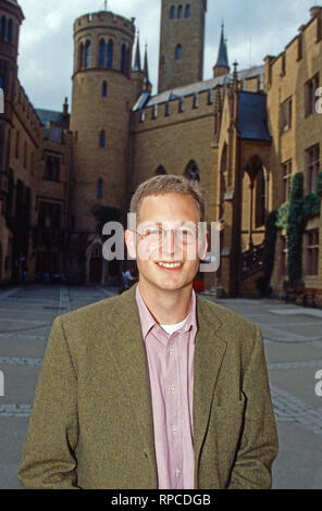 Georg Friedrich, Prinz von Preußen, im Burghof von Burg Hohenzollern, Deutschland 2006. Georg Friedrich, Prince of Prussia, at Hohenzollern castle, Germany 2006. Stock Photo