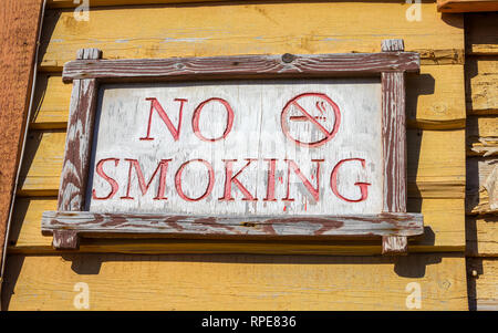 Sign and lettering with no smoking symbol written in a comic style Stock Photo