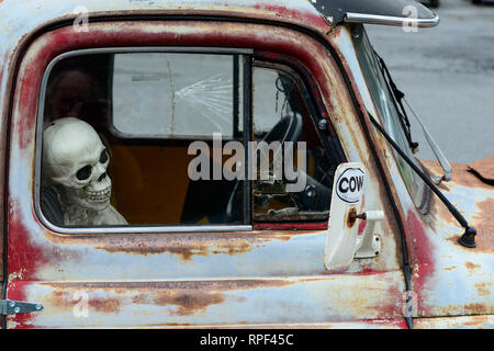 USA, Virginia, Waynesboro, skeleton in classic car Stock Photo