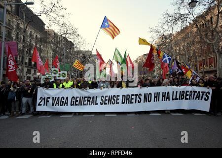 Barcelona, Catalonia, Spain. 21st Feb, 2019. Head of the demonstration seen during a general strike in the streets of Barcelona to demand freedom, human right and against the trial of the political prisoners at the Supreme Court. Credit: Ramon Costa/SOPA Images/ZUMA Wire/Alamy Live News Stock Photo