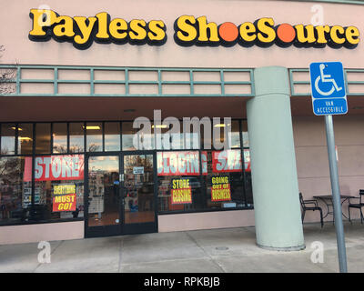 Payless shoe shop hi-res stock photography and images - Alamy