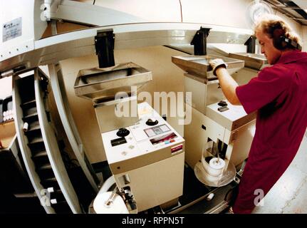 Davenport, Iowa, USA. 20th Oct, 2012. After a day of gambling, tokens are counted in the hard count room. Photo taken Thursday, Aug. 22, 1991. Published Monday, Sept. 9, 1991. Credit: Quad-City Times Archives/Quad-City Times/ZUMA Wire/Alamy Live News Stock Photo