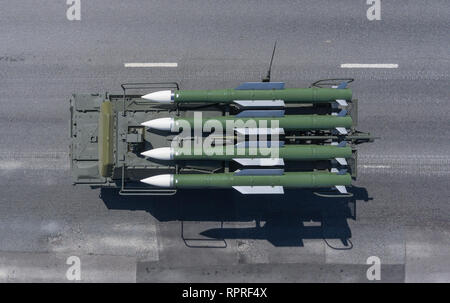 Moscow, May 9, 2018. SAM 9A317 Buk-M2 with a 9M317 missile returns from the Red Square after the Victory Parade, top view. Stock Photo