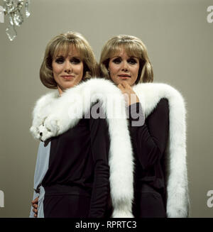 Die Zwillinge Alice und Ellen Kessler beim Fotoshooting zu ihrem 75