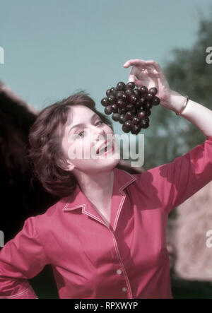 Marina Orschel, deutsche Schauspielerin und Schönheitskönigin. Portraitaufnahme, ca. 1958. Marina Orschel, German actress and beauty queen. Portrait Still, 1958. Miss Neue Welt (1955), Miss Berlin (1956), Vice-Miss Universe (1956). Stock Photo