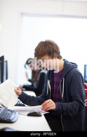 adults in a further education college studying access for further education Stock Photo