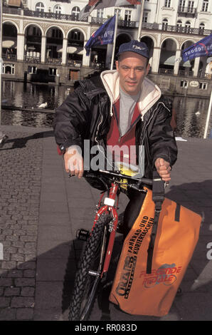 FAUST / Tödliche Route D 1994 / Michael Mackenroth HEINER LAUTERBACH (als Fahrrad-Kurier) EM / Überschrift: FAUST / D 1994 Stock Photo