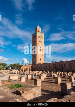 View to The Koutoubia Mosque or Kutubiyya Mosque and minaret located at medina quarter of Marrakech , Morocco. The largest in Marrakesh Stock Photo