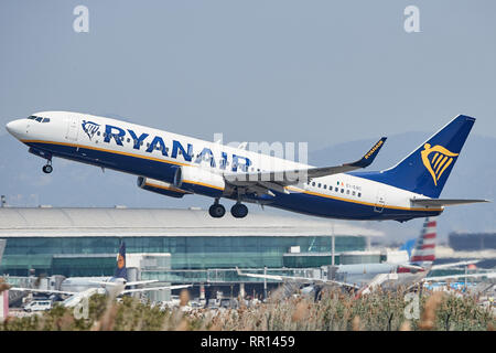 Ryanair aircraft take-off at Barcelona Stock Photo