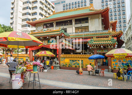 Kwan Im Thong Hood Cho Temple is a traditional Chinese temple situated at 178 Waterloo Street in Singapore Stock Photo