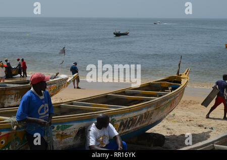 Artisanal pirogues at the beach of Djiffère, Senegal Stock Photo