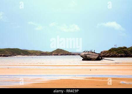 Bád Eddie, Eddie's Boat, Magheraclogher beach, Gweedore, Co. Donegal, ireland Stock Photo