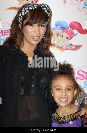 Nov 08, 2015 - London, England, UK - Shimmer and Shine UK Premiere, No. 11 Cavendish Square Photo Shows: Javine Hylton and daughter Angel Stock Photo