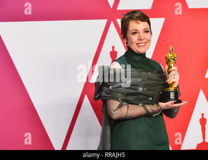 Los Angeles, USA. 24th Feb, 2019. Olivia Colman winner Best Actress award for the film 'The Favourite, pose at the 91st Annual Academy Awards in the press room during at Hollywood and Highland on February 24, 2019 in Hollywood, California Credit: Tsuni/USA/Alamy Live News Stock Photo